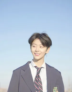 创造营2020刘梦学院风酷飒写真_8