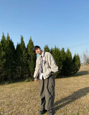 刘梦元气个性户外写真