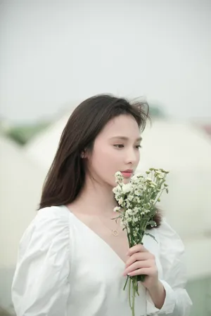 彭小苒清新优雅写真图片