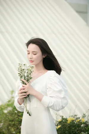 彭小苒清新优雅写真图片_2