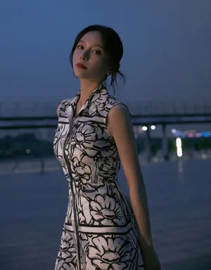 施诗红唇魅力性感写真_7