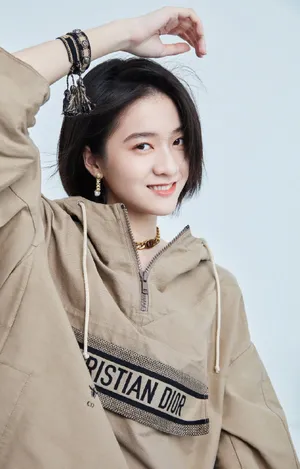 张雪迎迷彩裙时尚写真图片_3