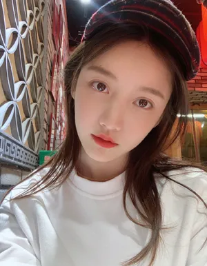 姜贞羽甜美生活照图片_2
