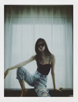 何穗性感吊带长发性感居家写真_5