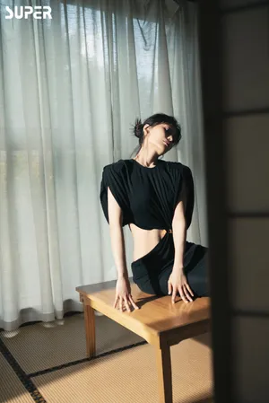 田沅优雅随性写真图片_3