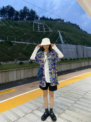 沈梦辰渔夫帽私服街拍照图片_3