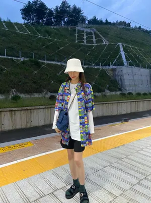 沈梦辰渔夫帽私服街拍照图片_5