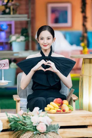 古力娜扎丝巾马尾综艺剧照图片_10