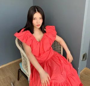 徐冬冬性感红裙写真图片