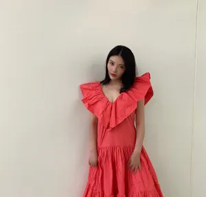 徐冬冬性感红裙写真图片