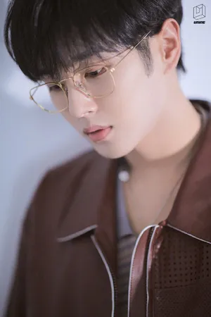 李汶翰机车夹克魅力写真图片_1