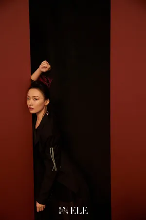 林源黑色西装魅力写真图片_6