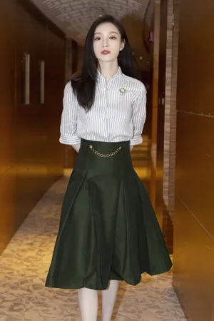 倪妮古典气韵性感活动照图片