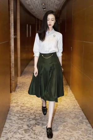 倪妮古典气韵性感活动照图片