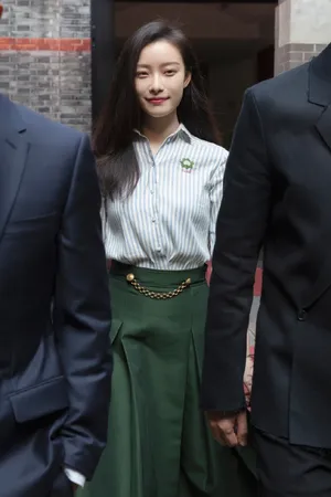 倪妮古典气韵性感活动照图片_2