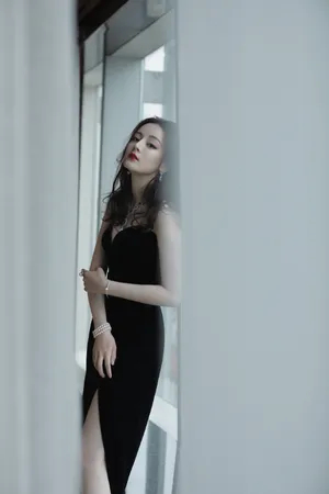 迪丽热巴抹胸裙性感写真图片_8