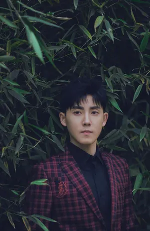 张睿英伦风帅气写真图片第1张