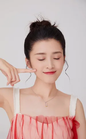李若嘉甜美俏皮写真图片_1