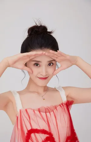 李若嘉甜美俏皮写真图片