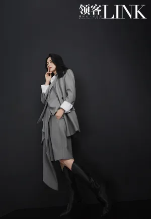 包文婧时尚摩登魅力写真大片
