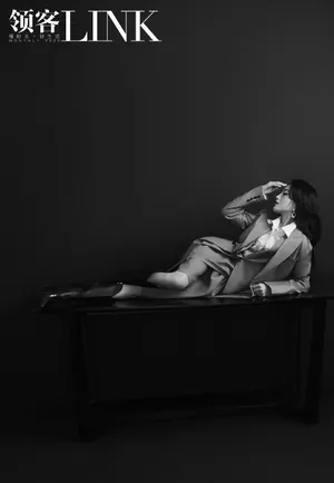 包文婧时尚摩登魅力写真大片_9