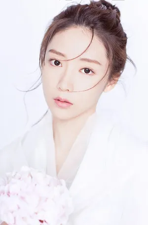 王萌黎唯美仙气写真图片_2