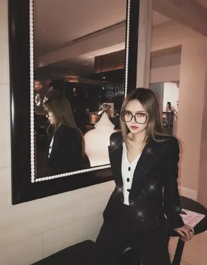 周扬青午后慵懒街拍写真_2