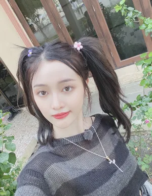 吴宣仪牛仔短裤活力私服图片_9