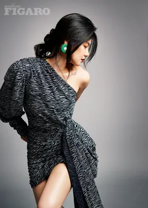 李蔓瑄复古红唇性感写真图片_4