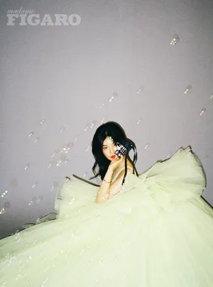 李蔓瑄复古红唇性感写真图片_5