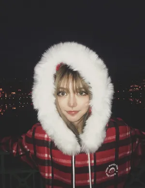周扬青圣诞萌趣可爱写真图片