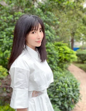 柳岩清秀靓丽写真图片_3