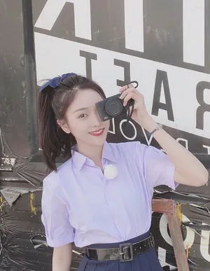 吴宣仪校服造型自拍照图片_4