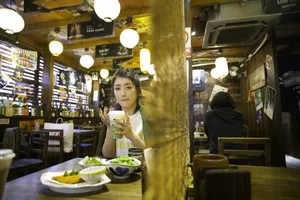 卫莱文艺复古写真图片