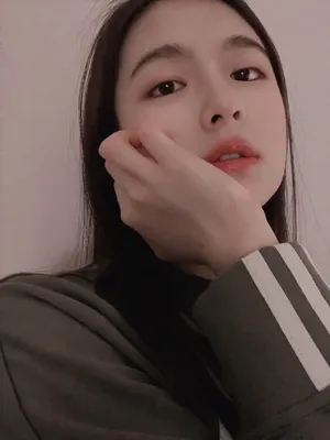 李兰迪清新俏丽自拍照图片