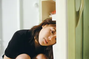 马思纯慵懒文艺写真图片_3