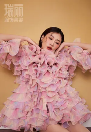 李斯羽优雅温婉写真图片_3