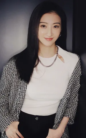 景甜格纹西装魅力写真图片