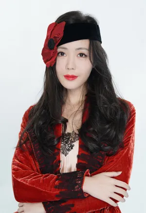 汤晶媚甜美靓丽写真图片