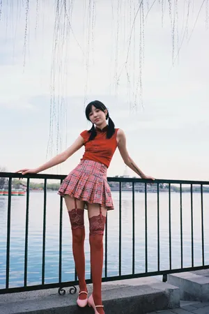 王悦伊复古胶片风写真图片_5