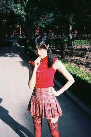 王悦伊复古胶片风写真图片_6