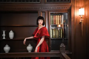 王悦伊短发优雅时尚写真图片_2