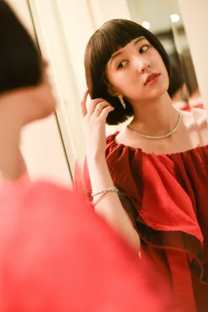 王悦伊短发优雅时尚写真图片_3