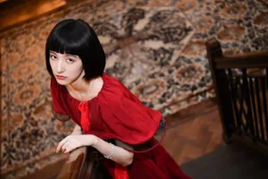 王悦伊短发优雅时尚写真图片_4