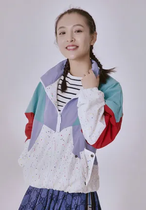 吴倩俏皮可爱写真图片_1
