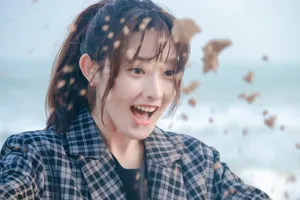 彭小苒甜美元气海边写真图片_4