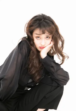 孙佳雨摩登性感写真图片