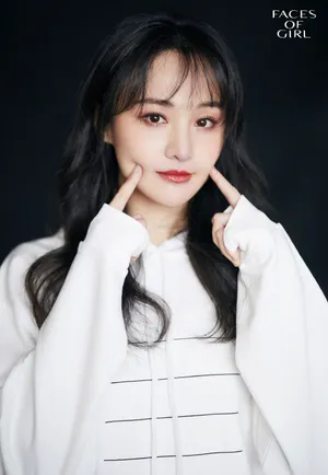 郑爽长卷发温婉写真图片_5