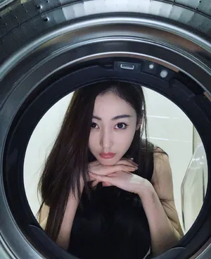 张天爱洗衣机拍照性感图片_2