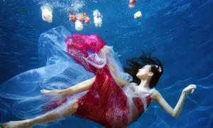 罗秋韵水中唯美动人性感写真_4